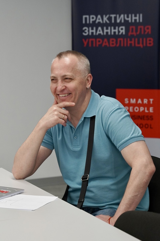 Школі управління меблевим бізнесом-11