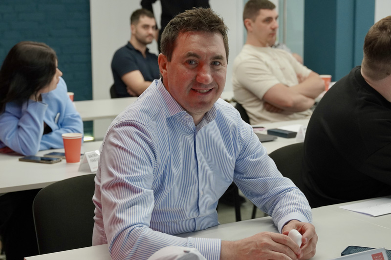 Школі управління меблевим бізнесом-11