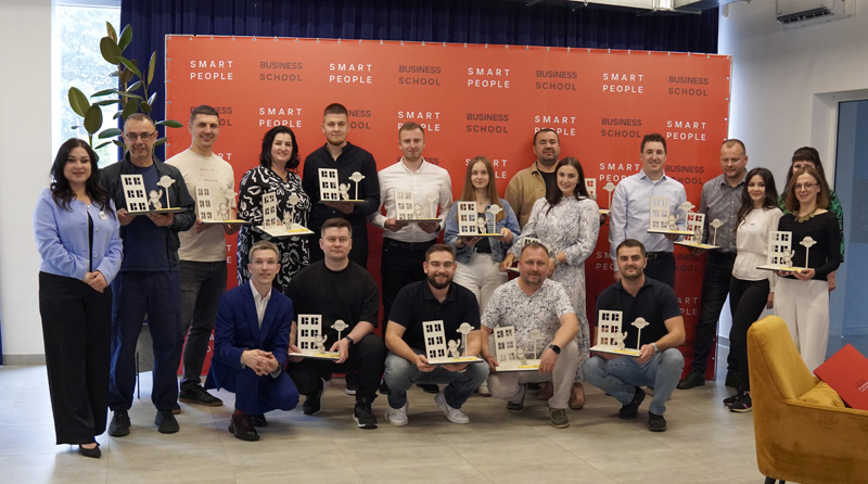 Школі управління меблевим бізнесом-11