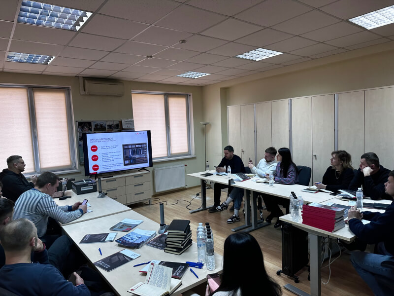 Експертність у деталях: Як пройшло триденне навчання для партнерів «Гефелє Україна»